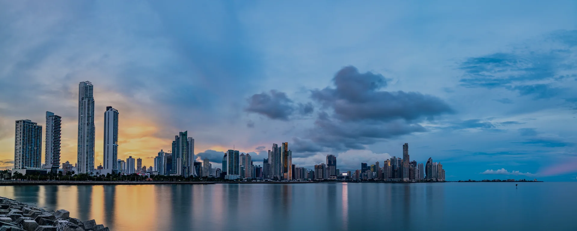 Skyline de Ciudad de Panamá al atardecer